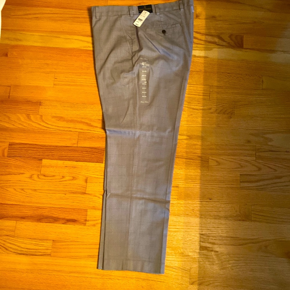 Brooks Brothers Light Weight Advantage Chino, Clark Fit, 40 x 30 new with tags